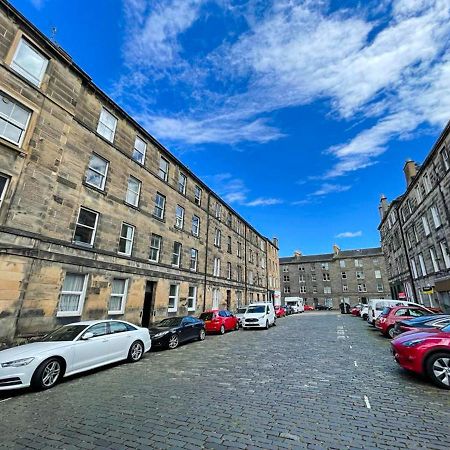 Desirable 2 Bed Apt Near Edinburgh Castle Διαμέρισμα Εξωτερικό φωτογραφία