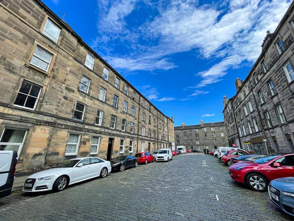 Desirable 2 Bed Apt Near Edinburgh Castle Διαμέρισμα Εξωτερικό φωτογραφία